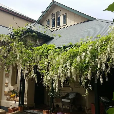 Water Bay Villa Bed & Breakfast-3