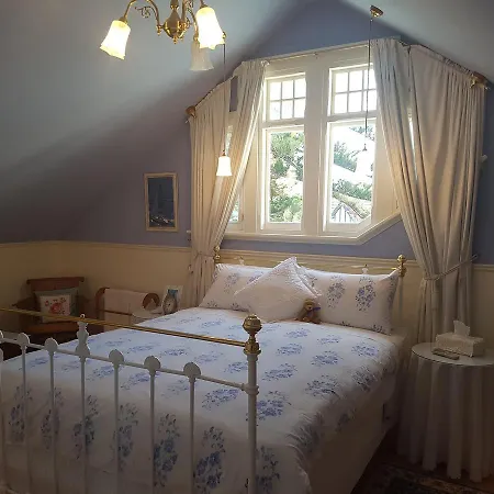 Water Bay Villa Bed & Breakfast-2